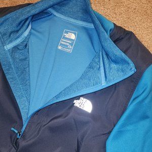 The North Face Men's SIZE LARGE - FLASHDRY - Quarter Zip - Jacket/Hang Out Shirt